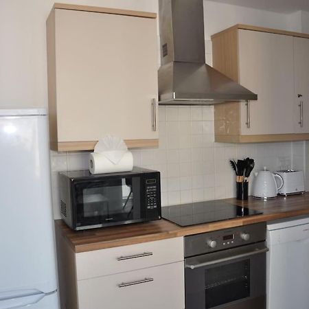 Stunning 2 Bedroom Apt Мілтон-Кінз Екстер'єр фото